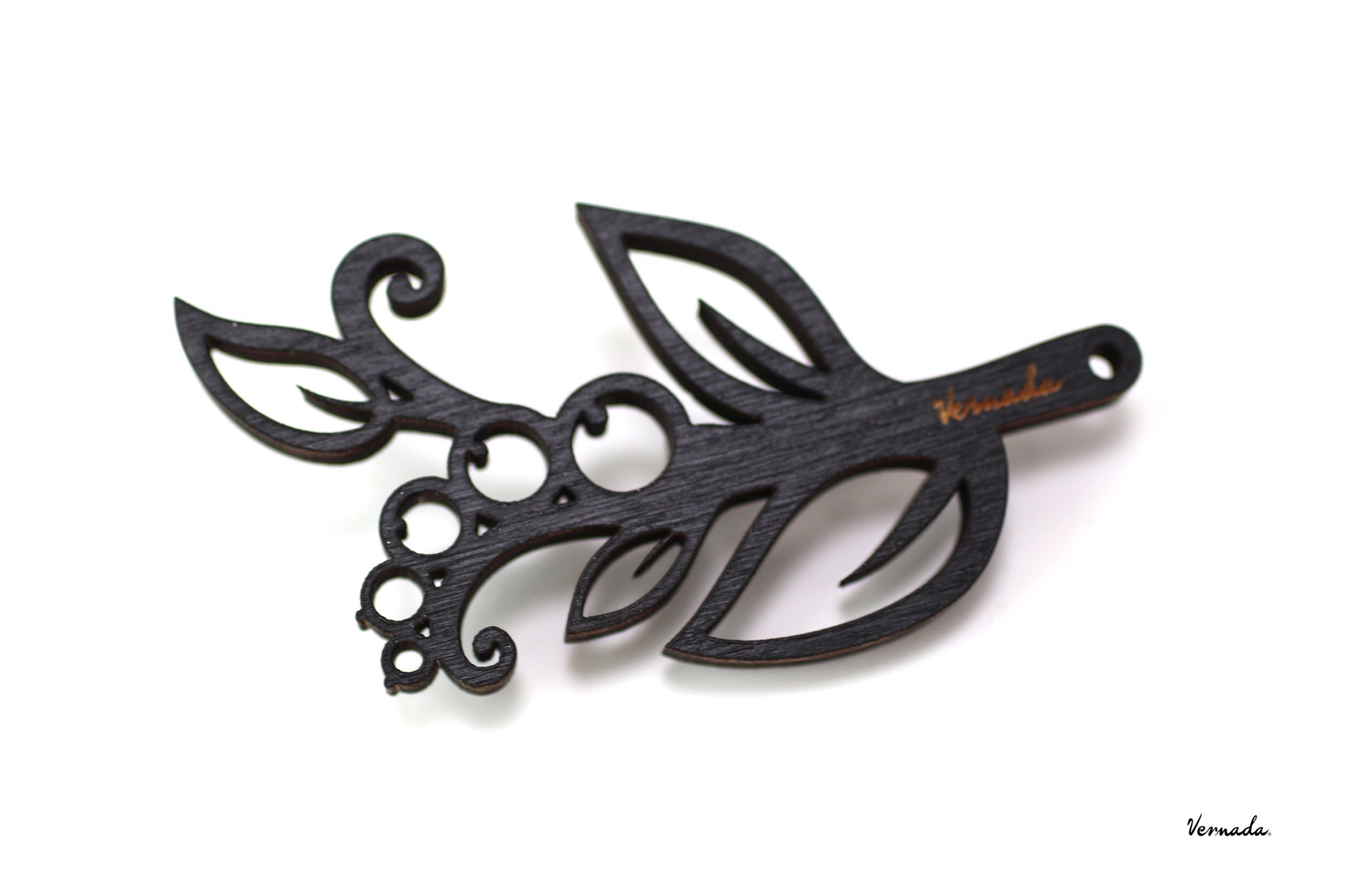 Vernada Design KÖYNNÖS-rintakoru, musta, puu